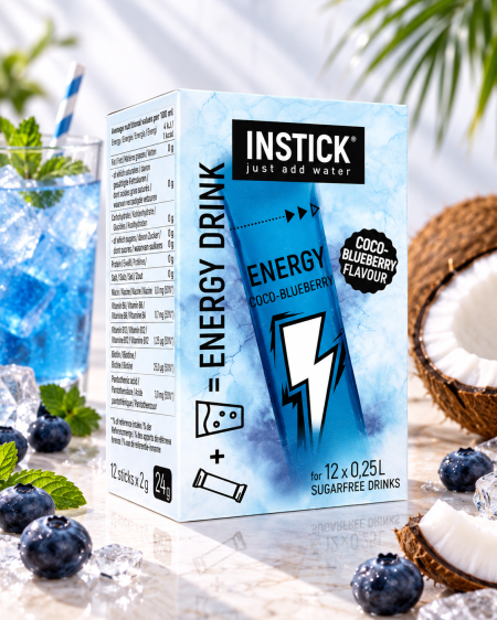 مشروب طاقة بودرة خالي من السكر من INSTICK – نكهة جوز الهند والتوت الأزرق – 12 ظرف × 2 غم